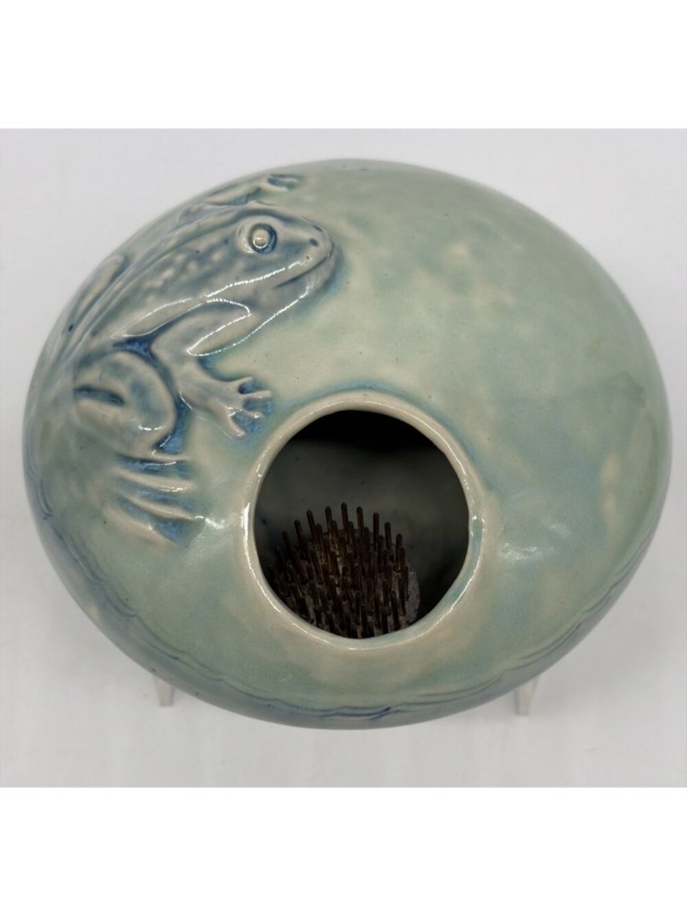 Pequog Pottery Jamie Oates Ikebana Celadon Blue Green Vase Frog Stamped Signed